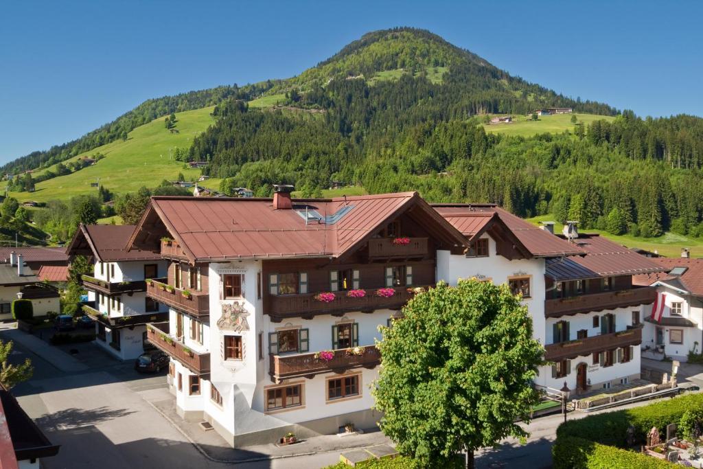 Hotel Kirchenwirt キルヒベルク・イン・チロル エクステリア 写真