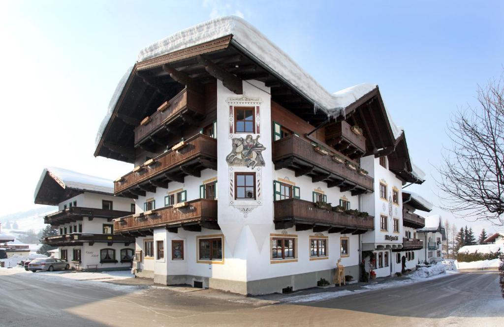Hotel Kirchenwirt キルヒベルク・イン・チロル エクステリア 写真