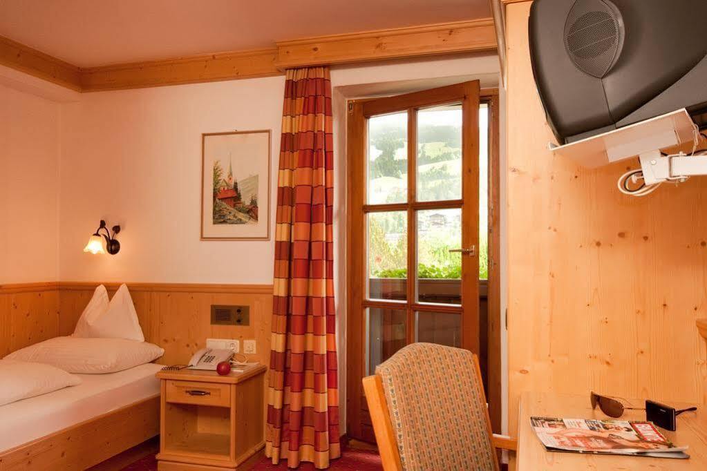 Hotel Kirchenwirt キルヒベルク・イン・チロル エクステリア 写真
